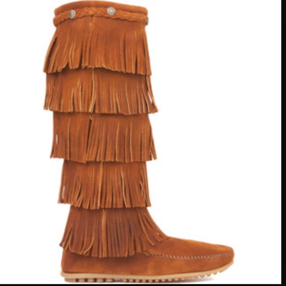 BRAND NEW MINNETONKA FRINGE BOOTS 5 layer